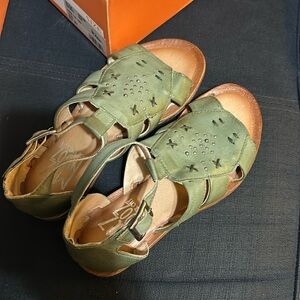 Miz Mooz Fascinate in Aloe Green size EU37. Worn only once, in great condition